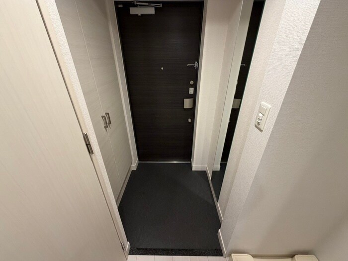物件内観写真14　(玄関)