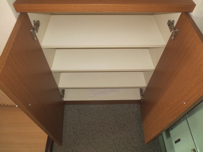 物件内観写真6　(靴箱)