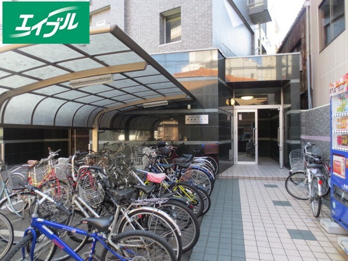 物件外観写真3　(駐輪場)