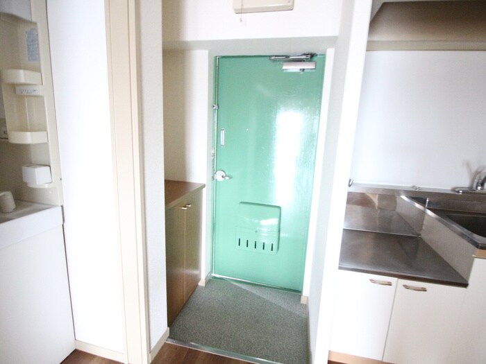 物件内観写真14　(玄関)