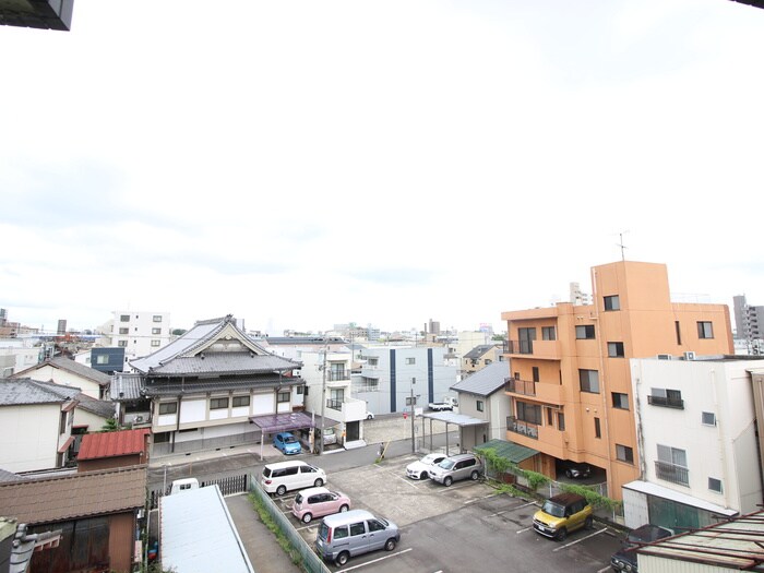 物件内観写真18　(室内からの展望)