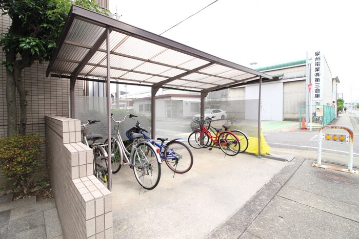 物件外観写真4　(駐輪場)