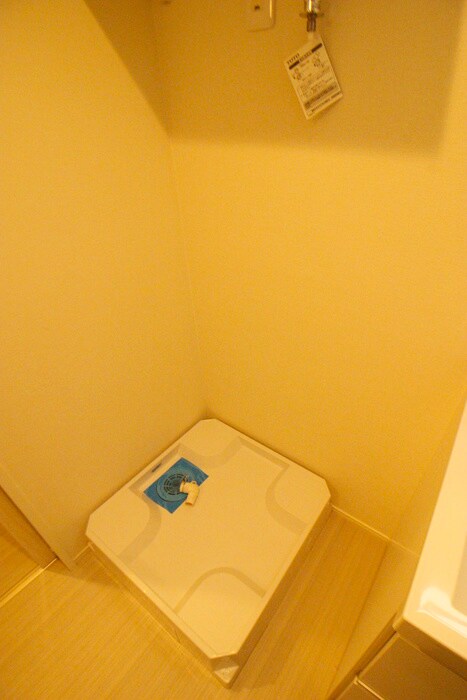 物件内観写真16　(洗濯機置場)