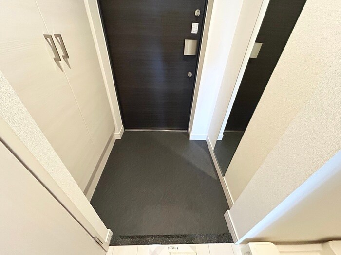 物件内観写真16　(玄関)