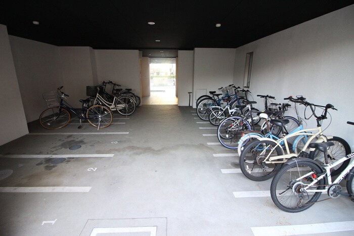 物件外観写真6　(駐輪場)