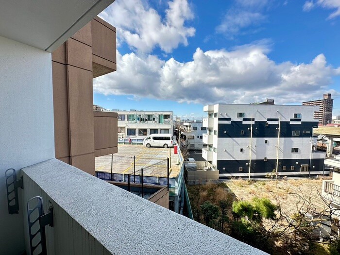 物件内観写真16　(室内からの展望)