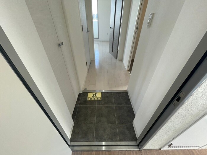 物件内観写真17　(玄関)