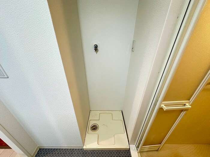 物件内観写真17　(洗濯機置場)