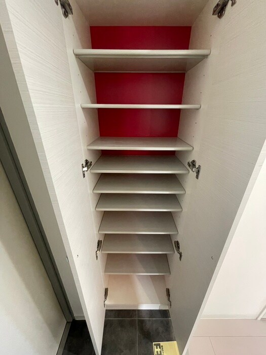 物件内観写真18　(靴箱)