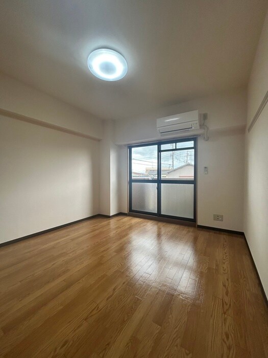 物件内観写真5　(居室)