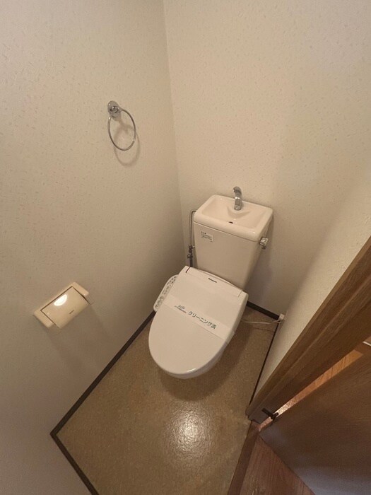 物件内観写真8　(トイレ)