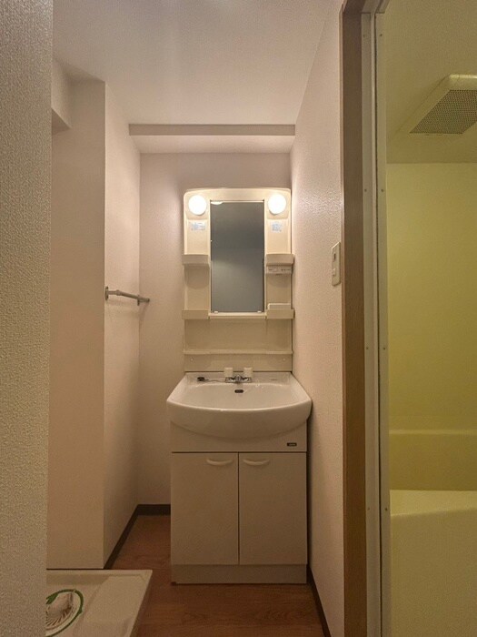 物件内観写真9　(洗面)