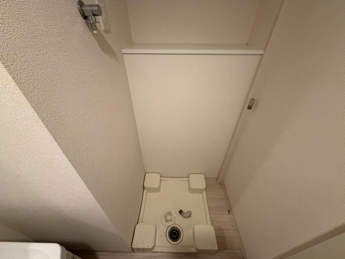 物件内観写真14　(洗濯機置場)