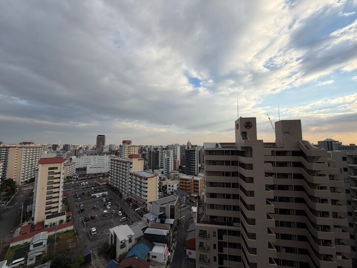 物件内観写真20　(室内からの展望)