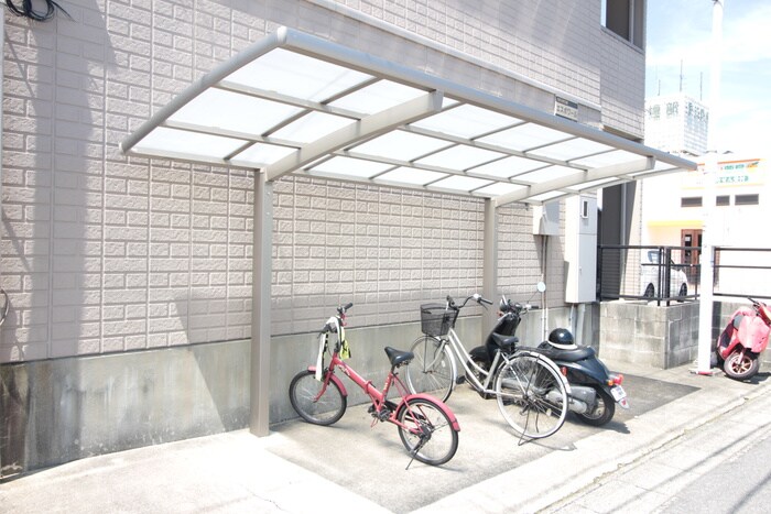 物件外観写真5　(駐輪場)