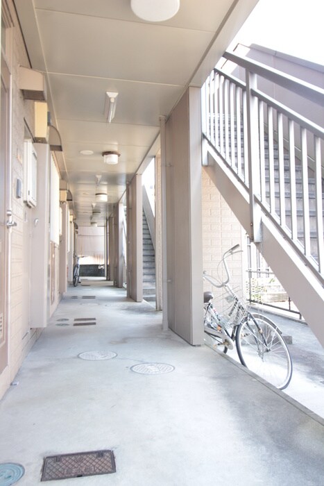 物件外観写真6　(エントランス部分)