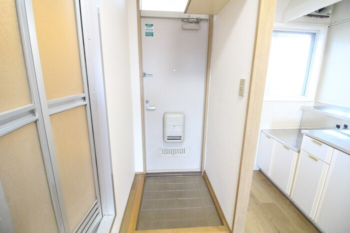 物件内観写真19　(玄関)