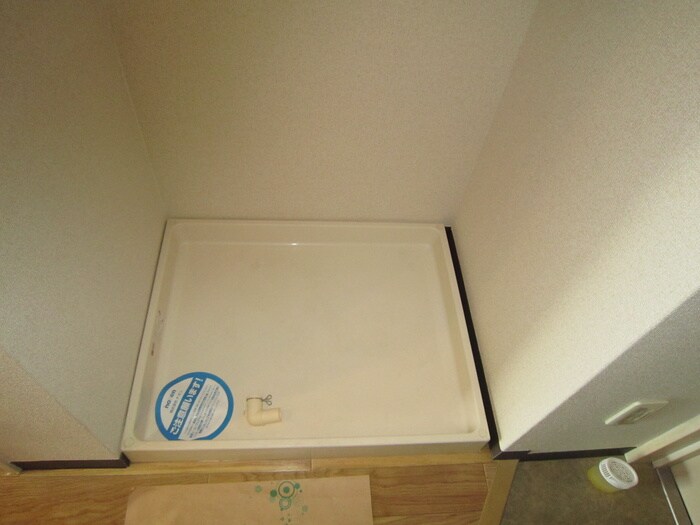 物件内観写真15　(洗濯機置場)