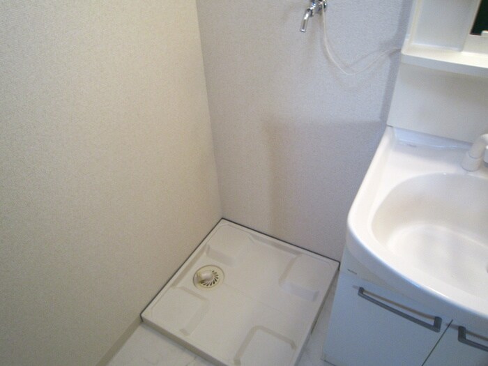 物件内観写真14　(洗濯機置場)