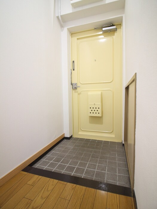 物件内観写真18　(玄関)