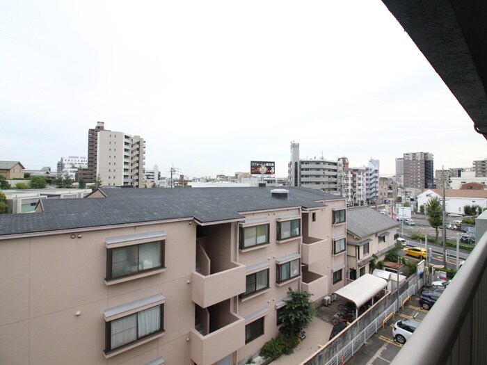 物件内観写真18　(室内からの展望)