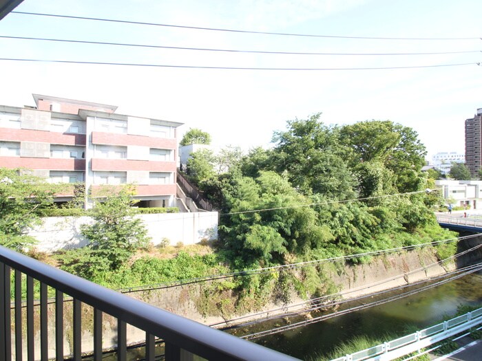 物件内観写真22　(室内からの展望)