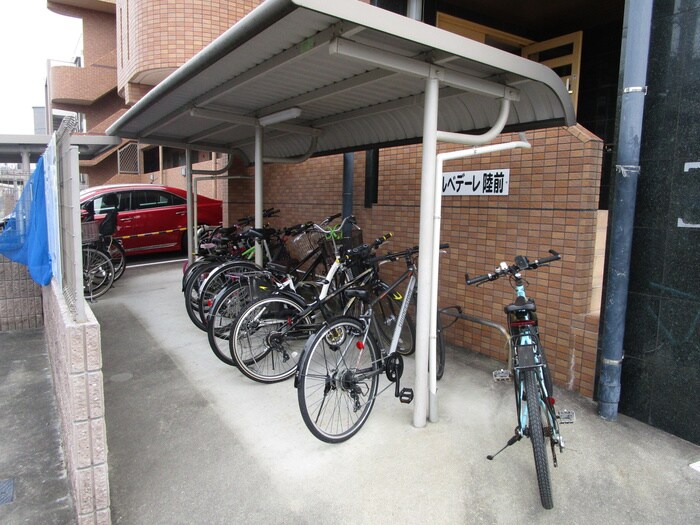 物件外観写真5　(駐輪場)