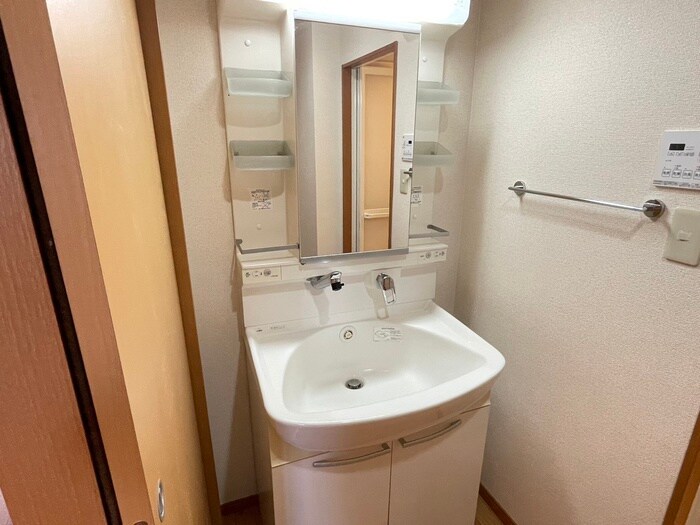 物件内観写真11　(洗面)