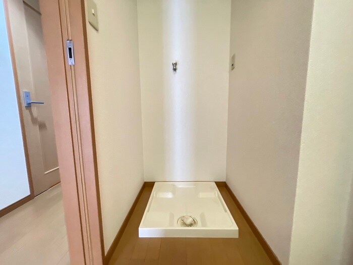 物件内観写真21　(洗濯機置場)