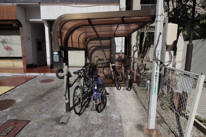 物件外観写真3　(駐輪場)