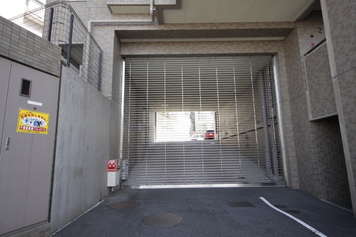 物件外観写真4　(駐車場)