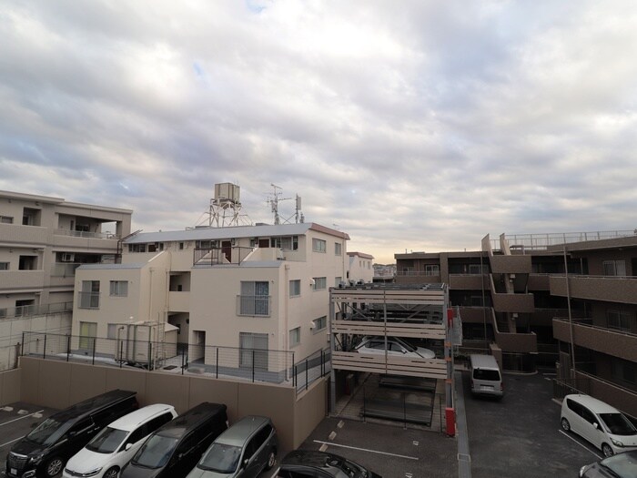 物件内観写真21　(室内からの展望)