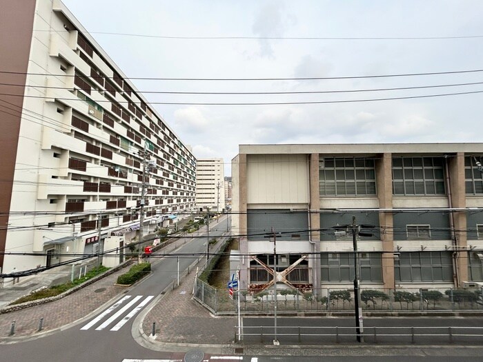 物件内観写真15　(室内からの展望)