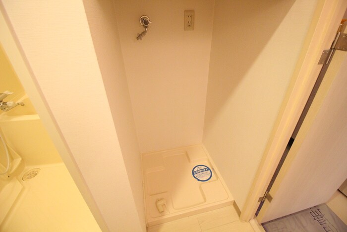 物件内観写真16　(洗濯機置場)