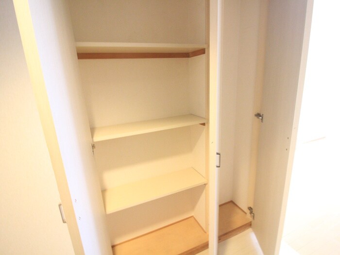 物件内観写真16　(収納)