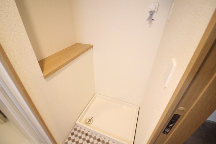 物件内観写真18　(洗濯機置場)