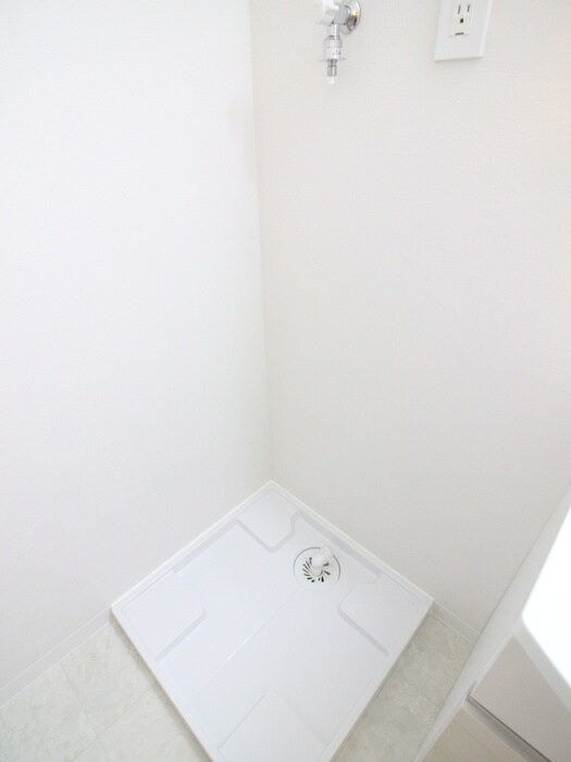 物件内観写真15　(洗濯機置場)