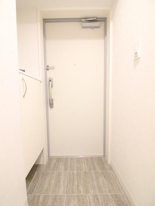 物件内観写真18　(玄関)