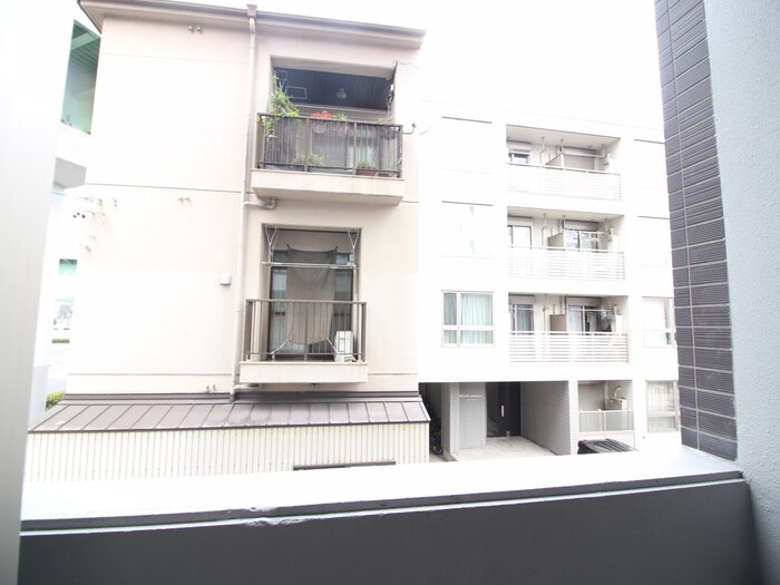 物件内観写真22　(室内からの展望)