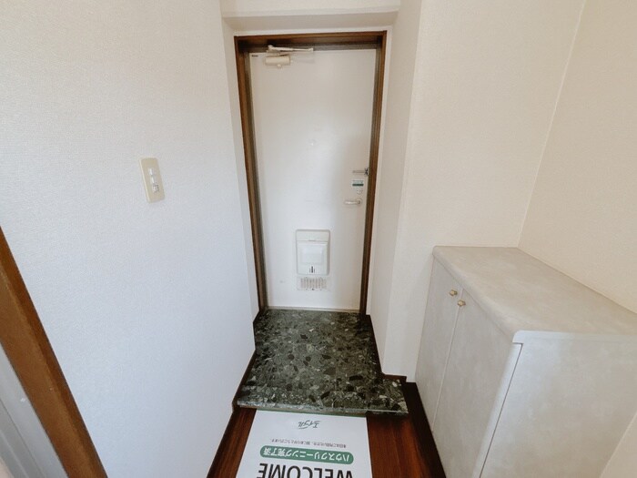 物件内観写真15　(玄関)