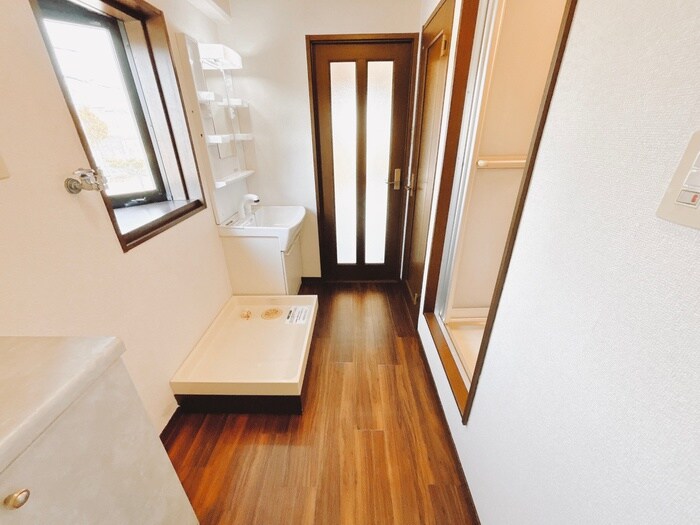 物件内観写真18　(廊下)