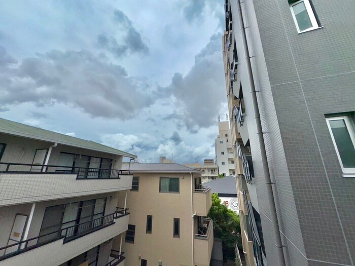 物件内観写真14　(室内からの展望)