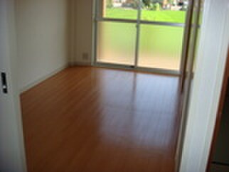 物件内観写真3　(居室)