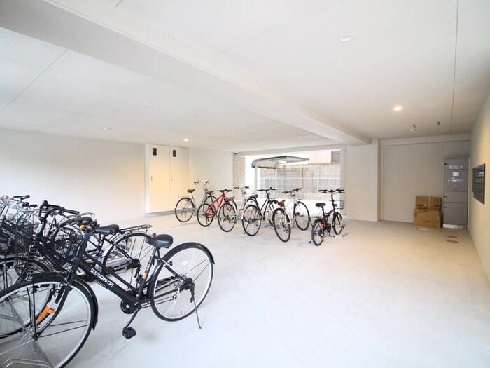 物件外観写真3　(駐輪場)