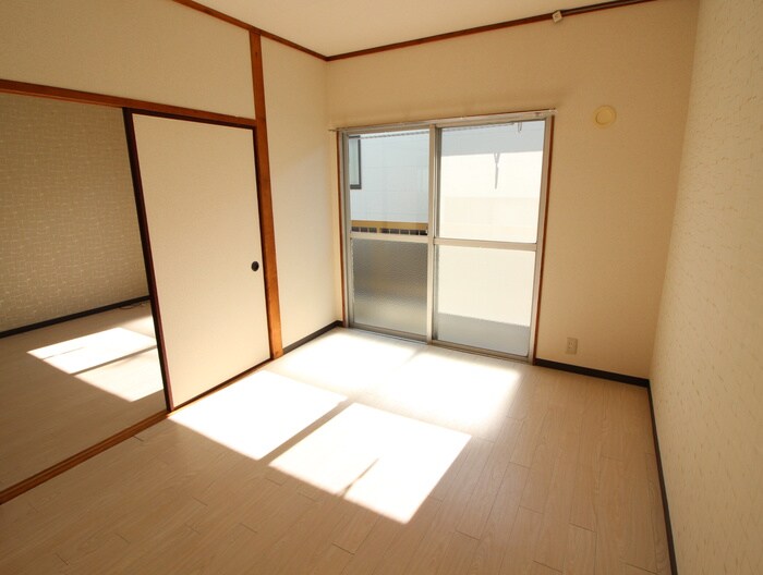 物件内観写真8　(居室)