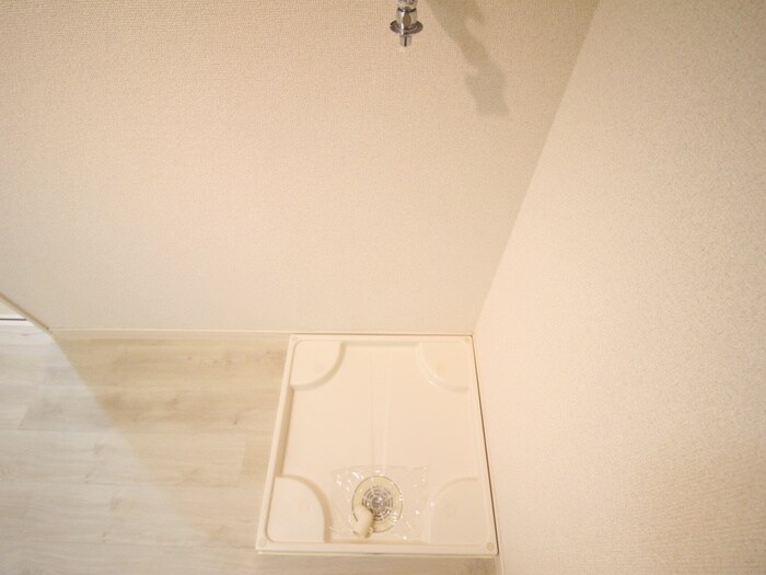 物件内観写真16　(洗濯機置場)