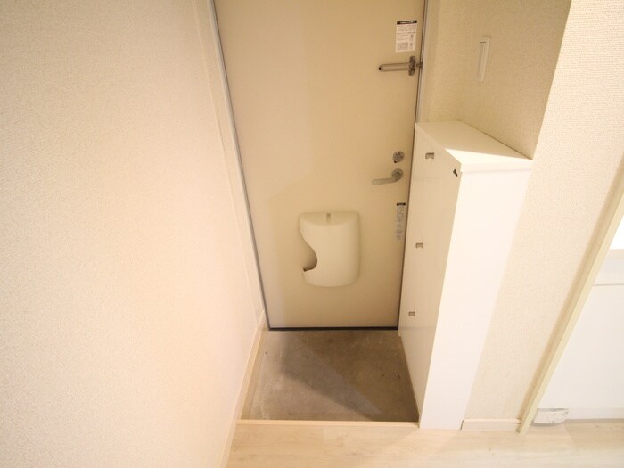物件内観写真18　(玄関)