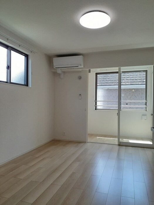 物件内観写真4　(居室)