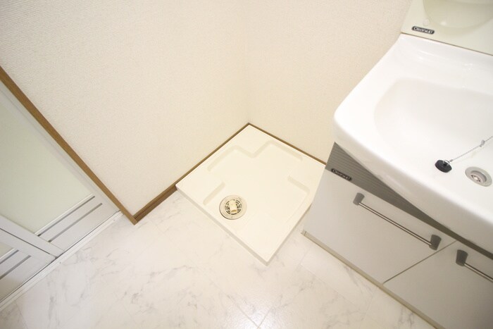 物件内観写真18　(洗濯機置場)