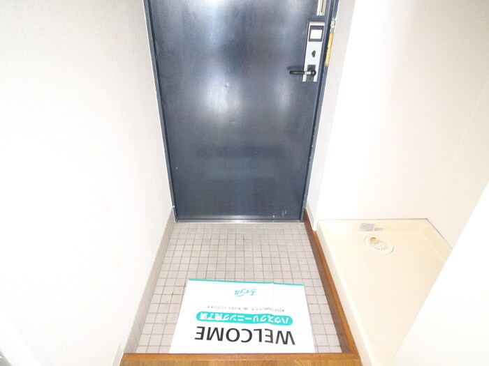 物件内観写真7　(玄関)
